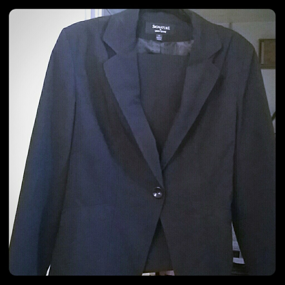 Signature by Larry Levine size 14 navy pants suit